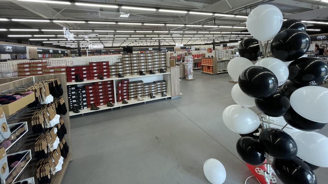 Magasin discount chaussure ouvert